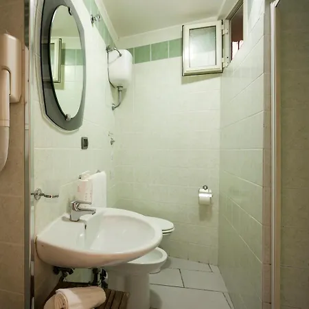 Apartment Cinema House At The Historical Center By Wonderful Italy Naples