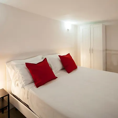 Apartment Cinema House At The Historical Center By Wonderful Italy